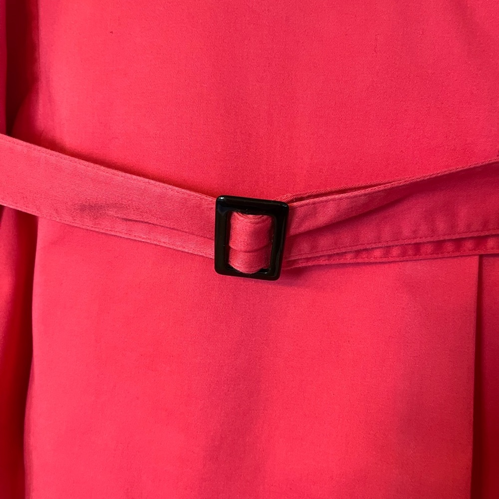Coral color jacket with black buttons and 3/4 length sleeve - Picture 4 of 5